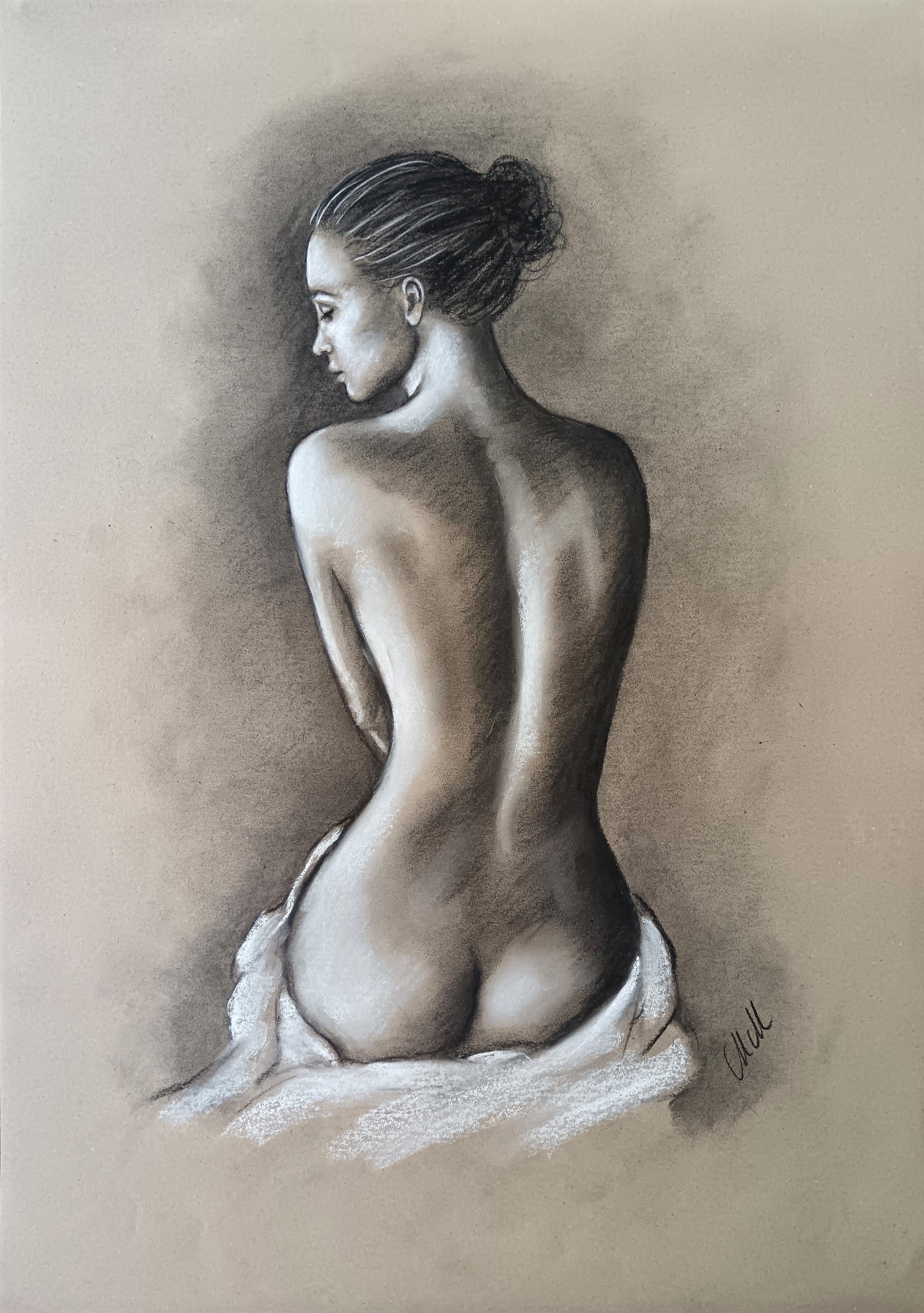 This intimate and elegant charcoal figure drawing captures the delicate balance between sensuality and subtlety. A celebration of feminine beauty, it brings a touch of romance and mystery to any space.
Perfect for above-bed decor, it creates a warm, inviting atmosphere, just enough seductive yet gracefully understated.
Each stroke of charcoal on recycled beige art paper highlights the soft curves and expressive form, making this nude woman artwork a timeless piece.