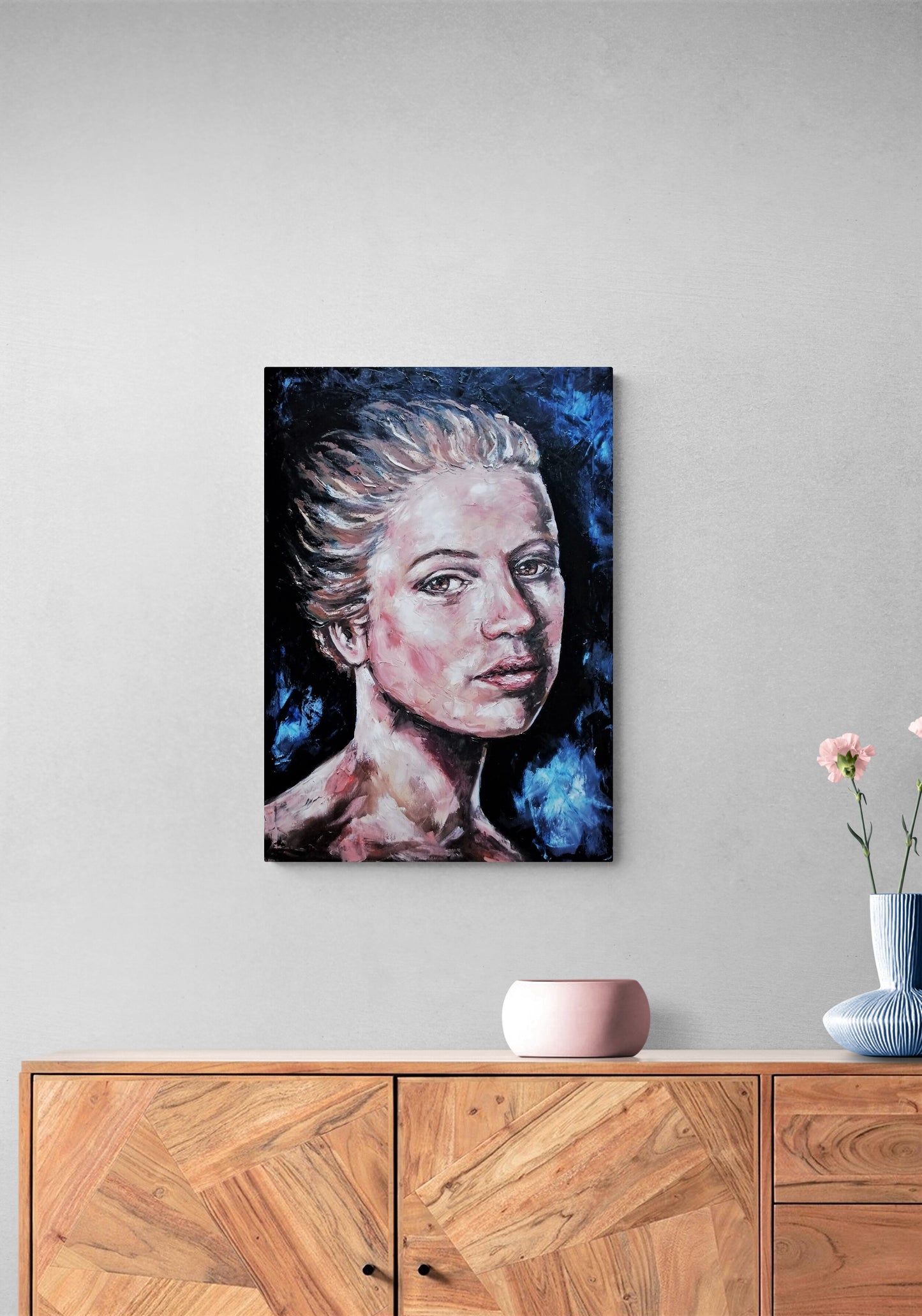 Colorful Impasto Portrait – Original textured Oil Painting
This striking impasto portrait of a woman is a vibrant and expressive piece of original handmade art. Created with palette knife and rich, textured oil paint, this colorful portrait painting brings depth and emotion to any space.
Portraiture Size: 50 cm x 70 cm (20" x 28")