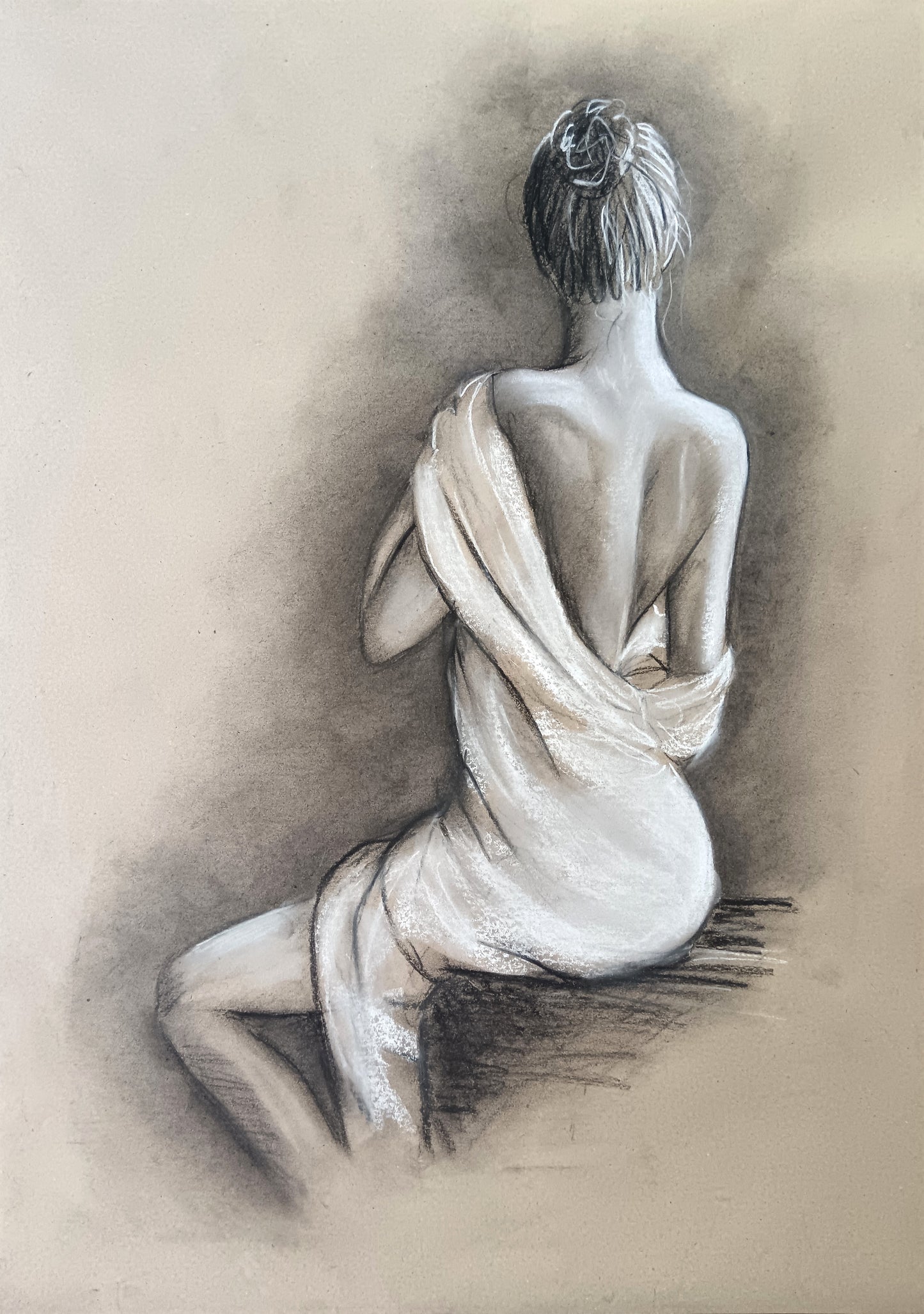 This charcoal figure drawing is a delicate balance of sensuality and subtlety, making it the perfect above-bed artwork to bring a romantic and sophisticated atmosphere to your bedroom.
Sketched on recycled beige art paper, this vintage-style nude captures the elegance of the female body with graceful charcoal strokes. The interplay of light and shadow enhances its timeless appeal, making it an intimate yet refined piece for bedroom and bathroom wall.