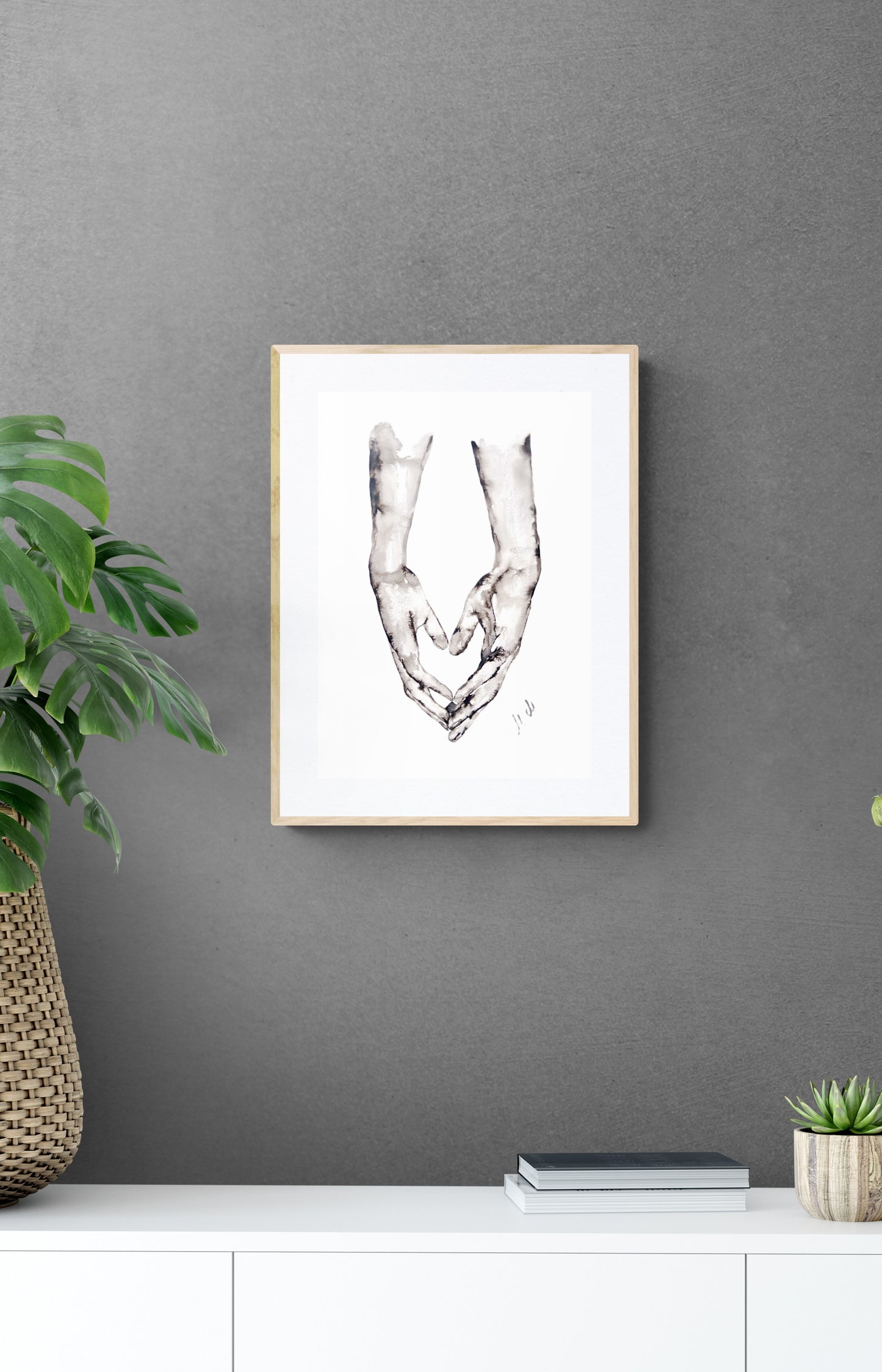 Lovers Holding Hands – Minimalist wall art - Ink Painting
This beautiful ink painting is the perfect gift for couples, symbolizing love, connection, and unity.
Featuring a simple minimalist design effortlessly complements any contemporary modern home, Scandinavian-style space, or boho-inspired interior.
This minimalist ink art is not just a decoration, but a meaningful symbol of love. It’s an excellent choice for a young family or as a romantic gift for partner.