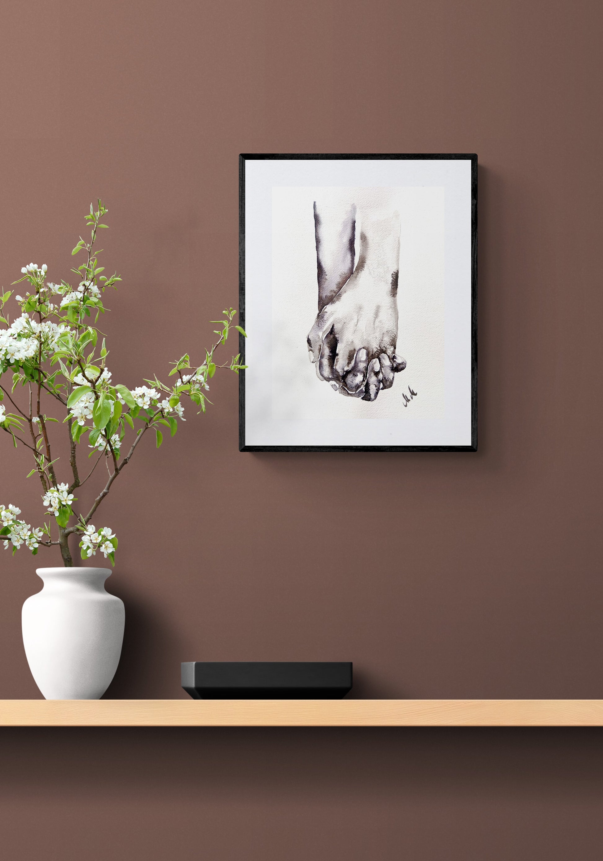 Lovers Holding Hands – Minimalist wall art - Ink Painting

This black and white wall art is a beautiful minimalist art, perfect for a modern home, Scandinavian-style space, or boho home.

Its timeless simple design makes it a versatile addition to any room: bedroom, living room and including a home office or hallway.

Ideal as a thoughtful gift for lovers, young families, or as family home wall art, it brings a sense of love and unity to any space.