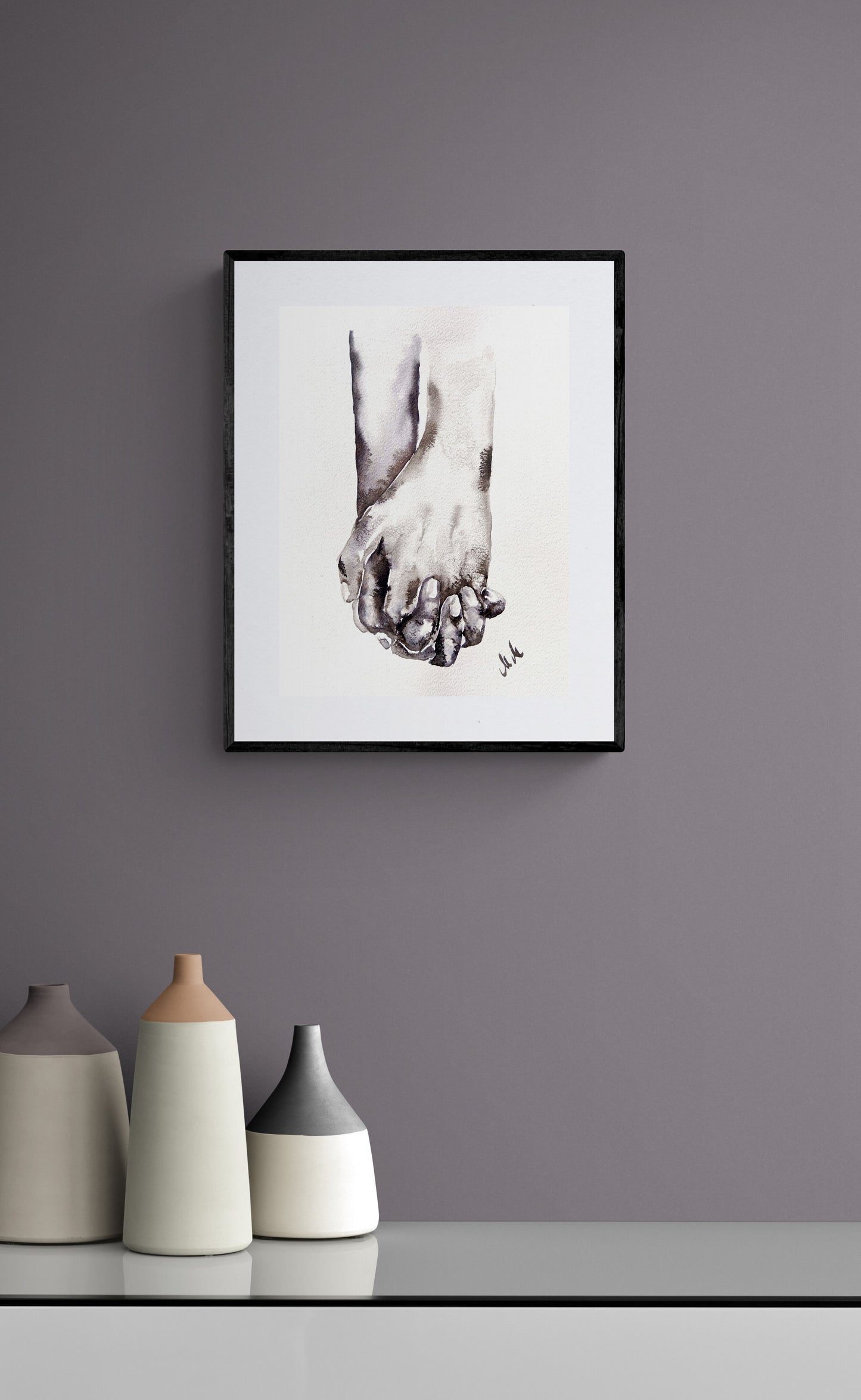 Lovers Holding Hands – Minimalist wall art - Ink Painting

This black and white wall art is a beautiful minimalist art, perfect for a modern home, Scandinavian-style space, or boho home.

Its timeless simple design makes it a versatile addition to any room: bedroom, living room and including a home office or hallway.

Ideal as a thoughtful gift for lovers, young families, or as family home wall art, it brings a sense of love and unity to any space.