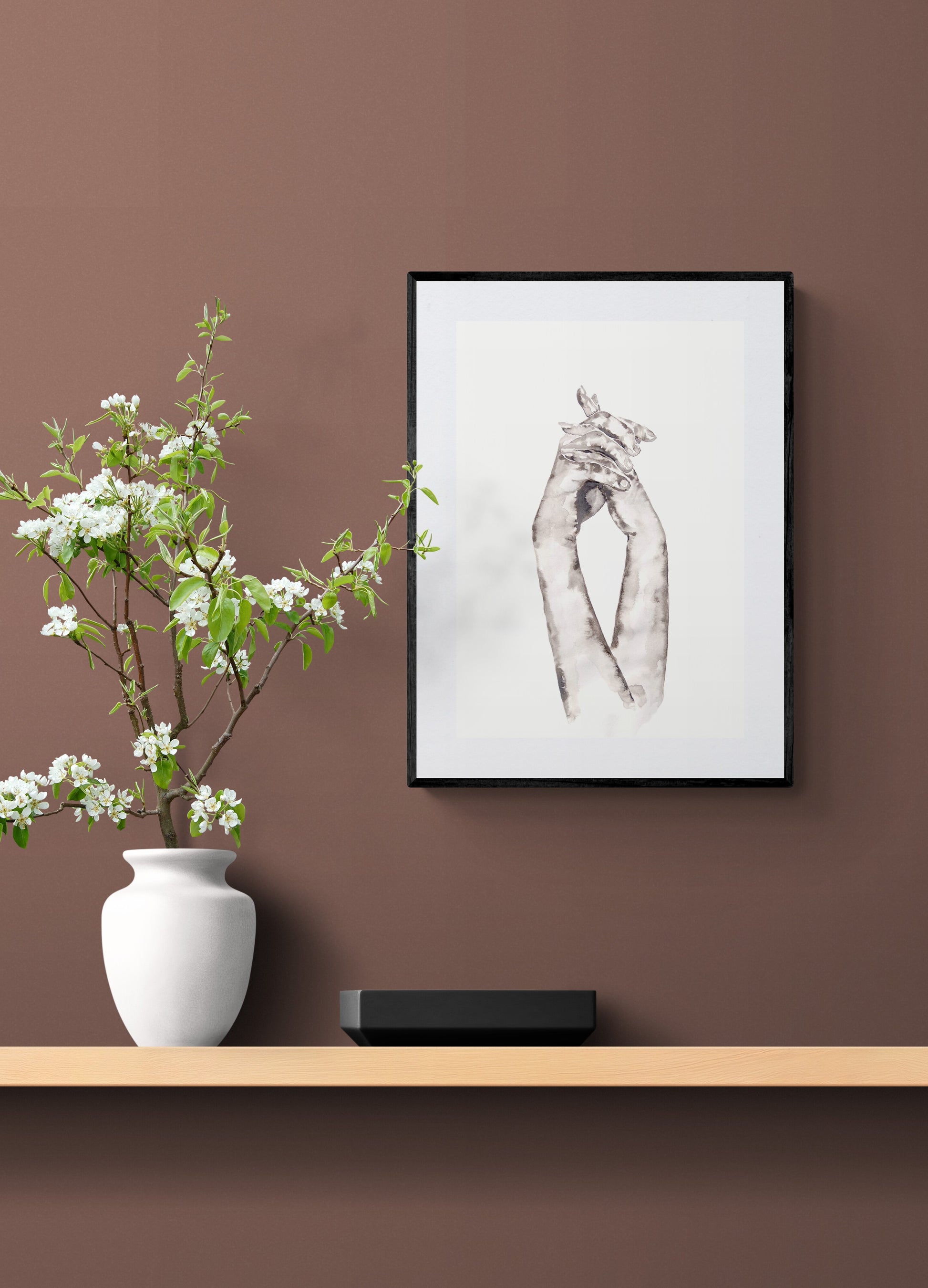 Lovers Holding Hands V – Minimalist Art - Ink Painting

This beautiful hand painting is the perfect gift for lovers, symbolizing love, connection, and unity.

The simple abstract wall art effortlessly complements contemporary home, Scandinavian living room and boho home.&nbsp;

Hand in hand art is a meaningful symbol of love, an ideal choice for holway wall decor or dining room wall decoration. This piece adds a stunning touch to any family home.

Size: 16" x 11" (42 cm x 29 cm)