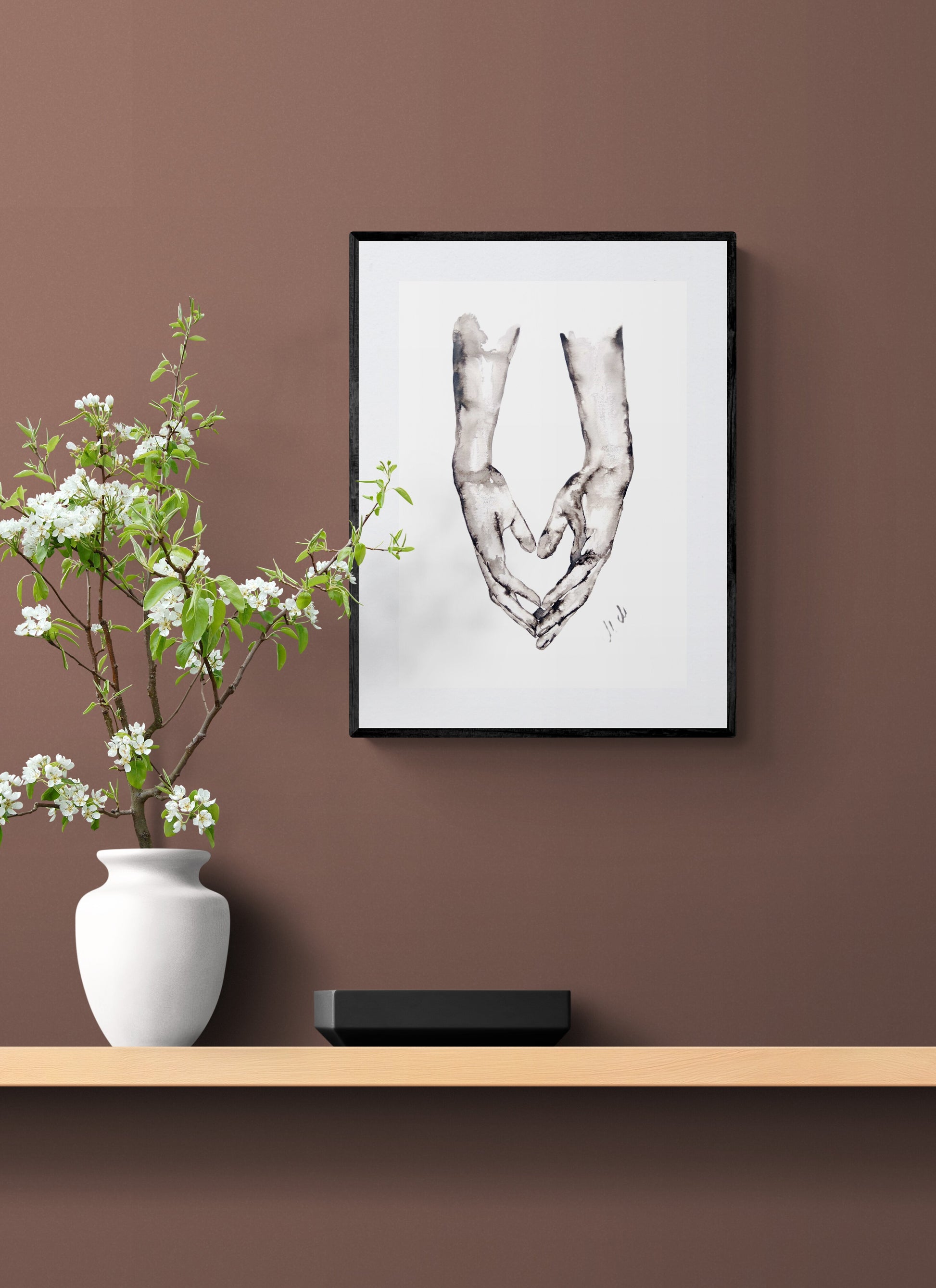 Lovers Holding Hands – Minimalist wall art - Ink Painting

This beautiful ink painting is the perfect gift for couples, symbolizing love, connection, and unity.

Featuring a simple minimalist design effortlessly complements any contemporary modern home, Scandinavian-style space, or boho-inspired interior.&nbsp;

This minimalist ink art is not just a decoration, but a meaningful symbol of love. It’s an excellent choice for a young family or as a romantic gift for partner.